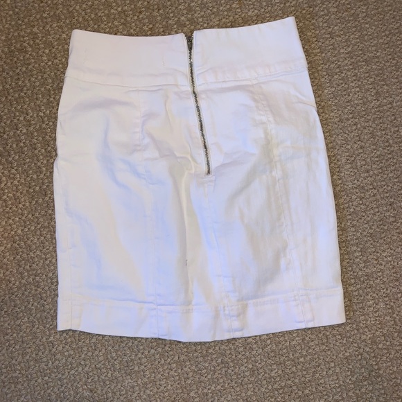 White denim pencil skirt - Picture 2 of 3